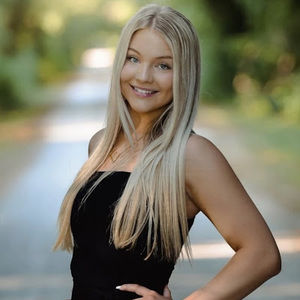 Meet your Posher, Emily